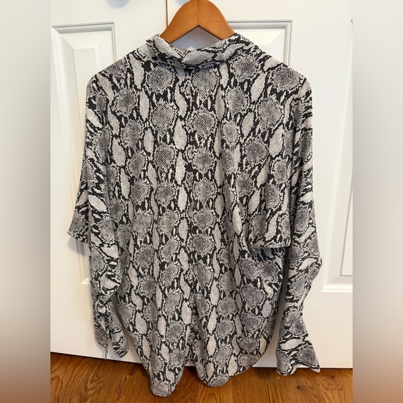 A.L.C. Noreen Dolman Snake-Print Silk Blouse size 2 - Picture 8 of 11